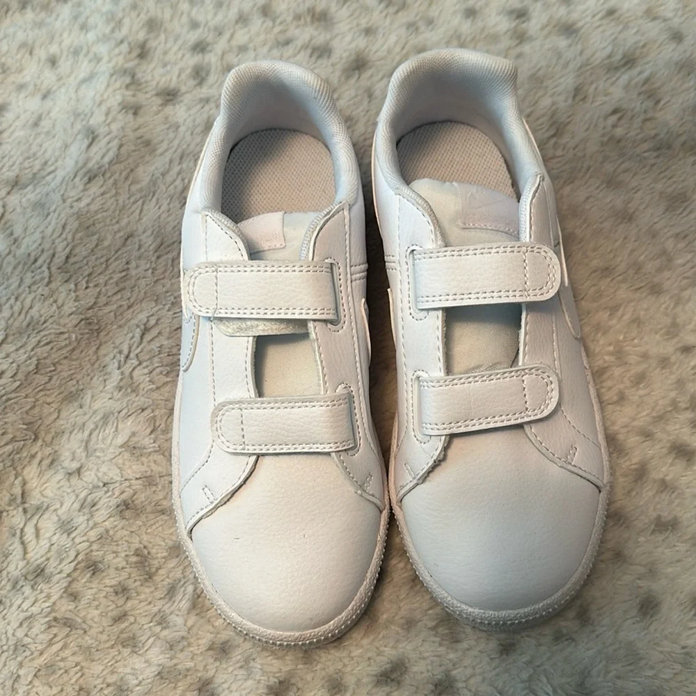 Velcro kid nikes